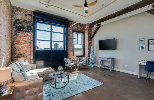 Breakfast at Tiffanys Downtown Newport News - Foto 4