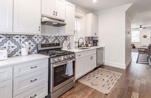 Ann Avenue 3BR St Louis Home with Games and Free Parking - Photo 35