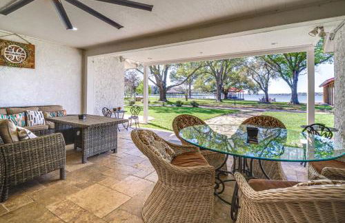 Modern Lake Conroe House with Lakefront Park and Deck! - Photo 33