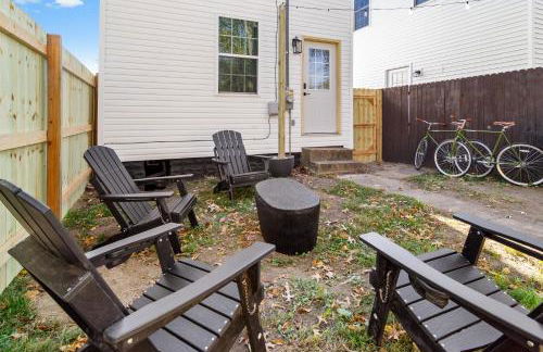 Uptown Haven Walkable Home with Bikes and Firepit near Downtown - Foto 33