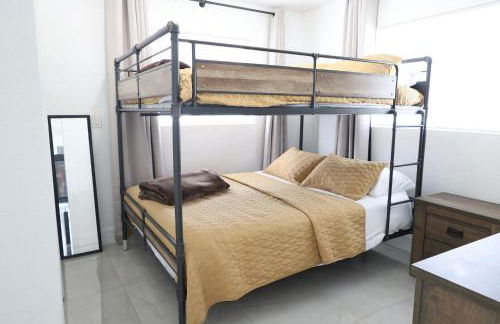 GREAT Luxe House NEAR Downtown & Marina in Miami - Photo 46