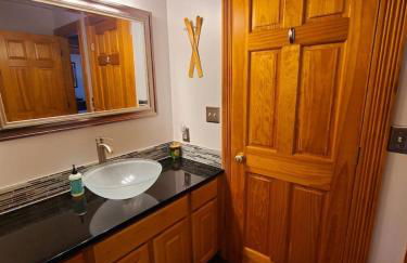 Blacktail Cabin Hideaway with hot tub - Foto 18