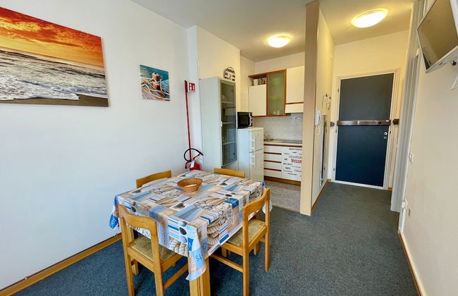 Bright Studio With Terrace and Shared Pool-beahost - Foto 9