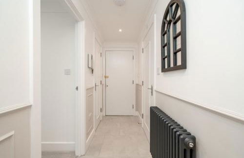 2 Bed Flat in Woking Central - Foto 3