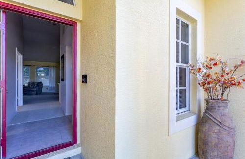 SERENE & ATTRACTIVE 3BR HEATED POOL/SPA HOME - Photo 37