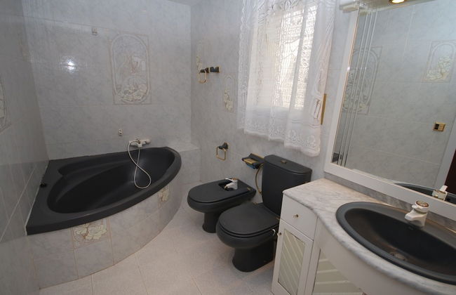 Beautiful Villa in Blanes With Private Swimming Pool - Photo 15