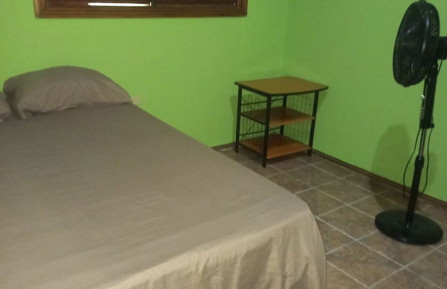 Deano's Cottages - Photo 20