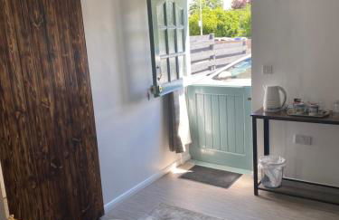 Self-contained, Framlingham Snug, Private Parking, no cooking facilities - Foto 1