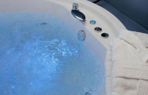 Luxury Wellness SPA Apartment with Jacuzzi & Turkish bath, free parking - Foto 39