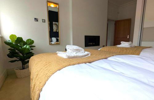 Luxury 2 Bed Apt, Sleeps 4, Secure PRKG-1 Car, Ascot Racecourse 5min walk, Legoland & Lapland 8mins, Windsor 15mins - Foto 23