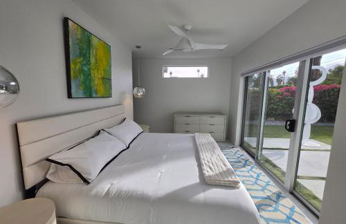 As seen on HGTV Desert Flippers The Pink Door - Foto 33