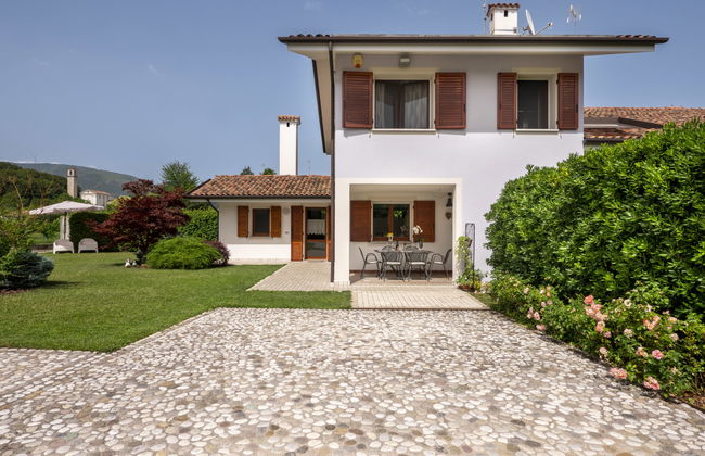 Villa Stelis - Photo 1