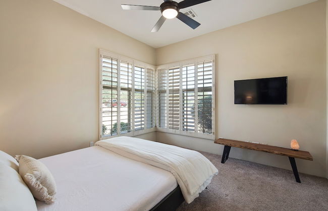 Restorative Oasis Ranch w Pool Spa - Photo 4