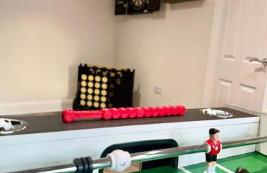 Winter Getaway - Luxury Bungalow w Games Room - Photo 36