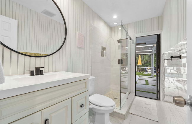 Coastal Retreat Stylish 4 BDR w/ Private Pool! - Foto 27