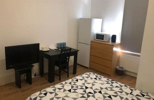 London DM x Weekly Monthly x Deals - Foto 15