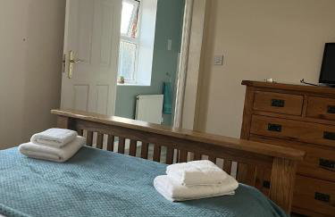 Holthart Town-House, Great for Groups, Families, Pets & Contractors - Photo 16