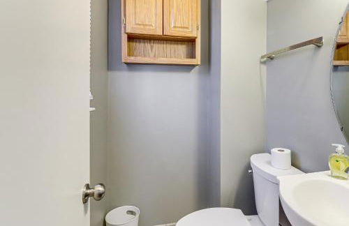 4 Mi to Northwest Stadium Inviting Home! - Foto 11