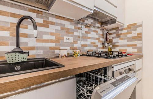 Trilocale vicino Metro B con Self Check In e Wi-Fi - Foto 2