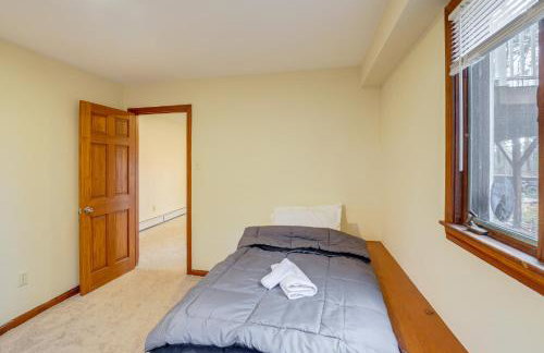 Peek-a-Boo Lake Views and Yard Windham Home - Foto 23