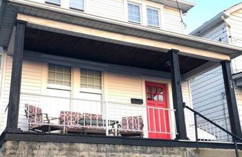 Beautiful 3 Bedroom Home Cozy Front and Back Porch - Foto 22