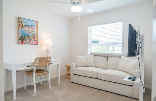 Brand New Designer Home - 5 minutes from East Port - Foto 12