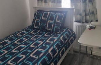 Elm Park Home with Garden & Parking - Foto 6