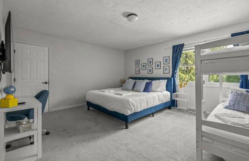 Zestlife-LuxuryEscape-ThemedRooms-Pool-GameRoom - Foto 60