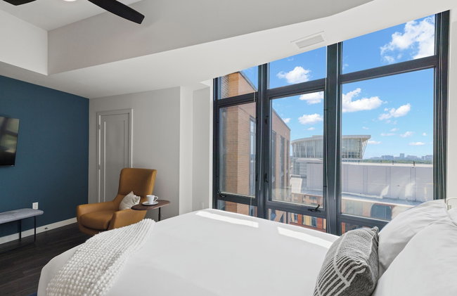 Placemakr Marymount Ballston - Photo 46