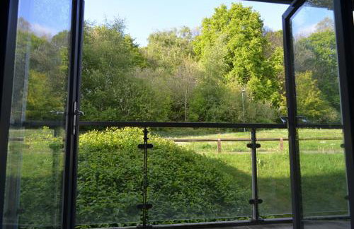 360 Serviced Accommodations - Brentwood 2 Bedroom Executive Apartment with Secure Parking - Foto 16