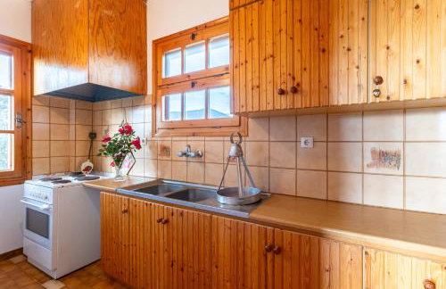 Spacious Cottage - Panoramic Sea & Mountain Views - Photo 8