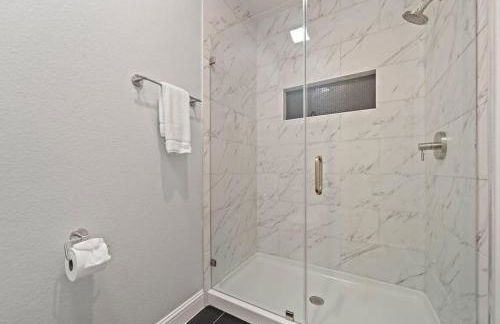 Modern Beach House with Fire Pit and Swimming Pool - Foto 23