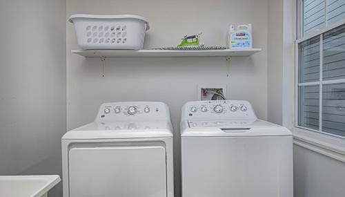 Spacious Bates-Hendricks Home ~ 5 Min to Lucas Oil - Foto 4