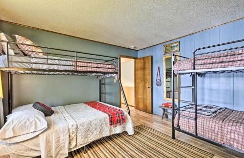 Arbor Vitae Home with Game Room Snowmobiles Welcome - Foto 27