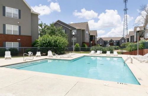 Vibrant Living Near Auburn University l 4BR 4BA - Foto 28