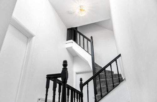 Modern 6-Bedroom Home - Sleeps 12 - Parking - Garden 568P - Foto 63