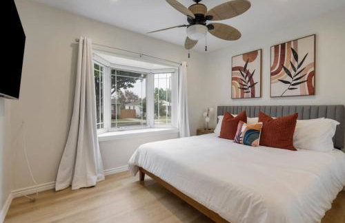 Stunning Retro Beach Oasis, Dual Living, Pool - Foto 56