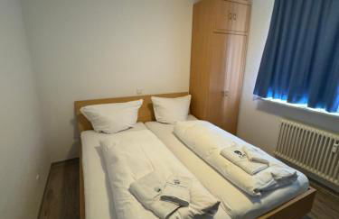 Mikroapartment mit Küchenzeile und Bad - Foto 1