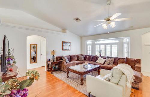 Kingman Family Home Yard, Grill and Room to Relax! - Photo 1