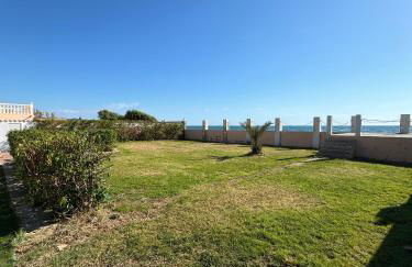 Oasis en la playa: piscina y relax - Foto 39