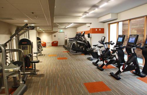 Stylish 2 Bed 2.5 Bath Condo Near Beverly Hills. - Photo 31