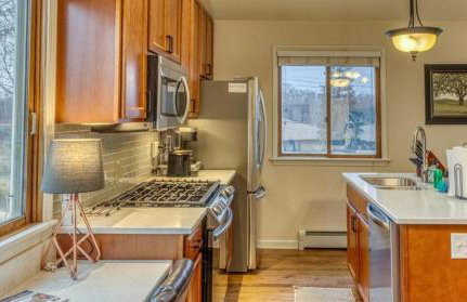 Group Friendly Cabin with Spa on the Deck near Tappan Lake in Ohio - Foto 36