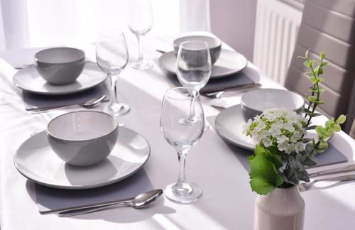 Highwoods Haven Luxury Stay with Garden and Parking - Foto 15