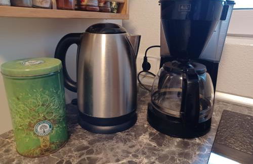 Kleine Galerie Apartment für 3 mit Küche Kamin Netflix Parken und Hofladen - Foto 18