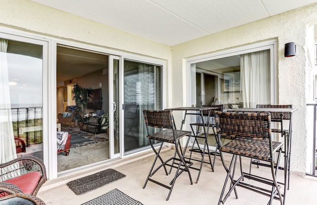 Recently Renovated Ocean Front Condo by RedAwning - Foto 25