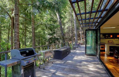 Stunning and Secluded Lakeside Getaway in the Grass Valley of California - Foto 9