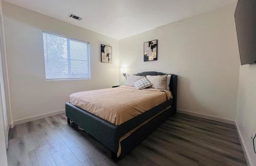 Stylish & Fully Renovated Home! - Foto 64