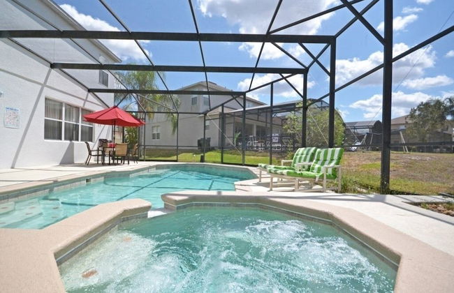 Pine Forest Chateau 5 Bedroom Home by RedAwning - Photo 25