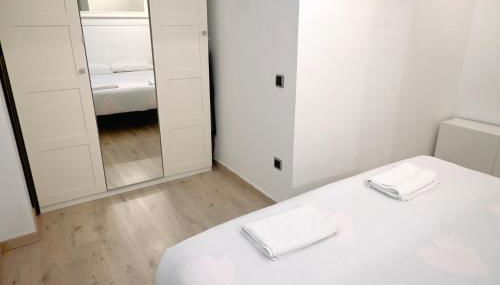 Homenfun Barcelona Guinardó Hospital Sant Pau - Foto 2, towels, wardrobe