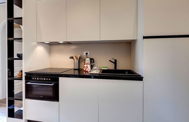 Central Berchet With Terrace and Private Entrance - Photo 6